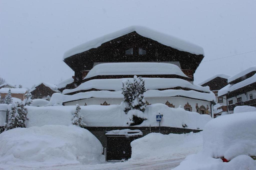 Hotel Edelweiß Garni Berwang Extérieur photo