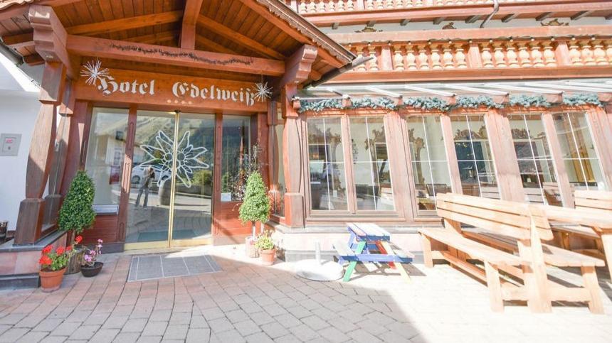 Hotel Edelweiß Garni Berwang Extérieur photo