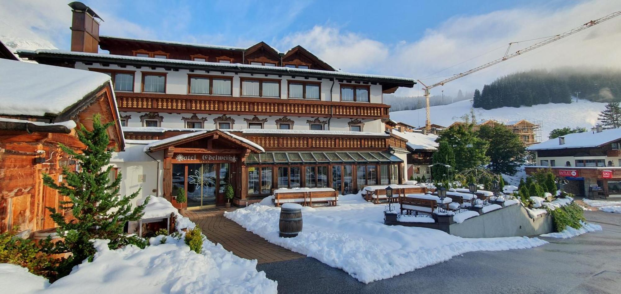 Hotel Edelweiß Garni Berwang Extérieur photo